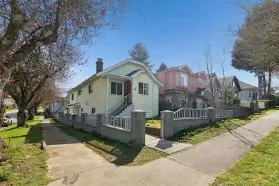 3708 DUMFRIES STREET, Vancouver BC V5N 3S7