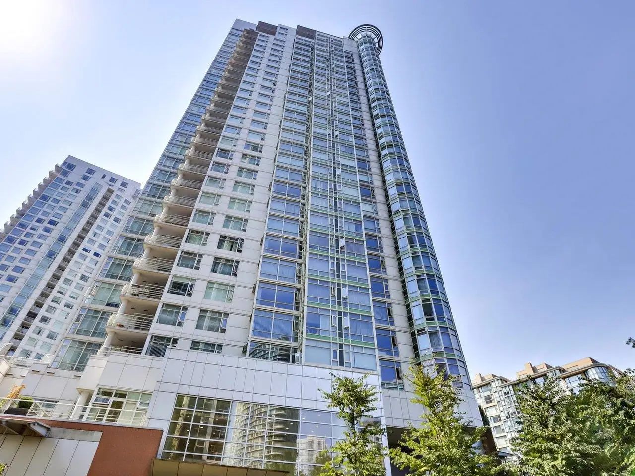 1708 198 AQUARIUS MEWS, Vancouver BC V6Z 2Y4