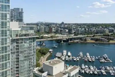 2905 198 AQUARIUS MEWS, Vancouver BC V6Z 2Y4
