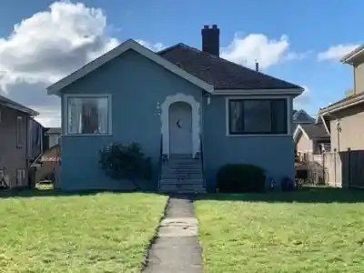 3178 E PENDER STREET, Vancouver BC V5K 2C4