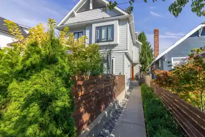 3063 GRAVELEY STREET, Vancouver BC V5K 3K5