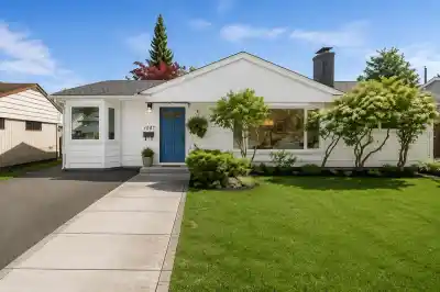 1287 W 15TH STREET, North Vancouver BC V7P 1N1