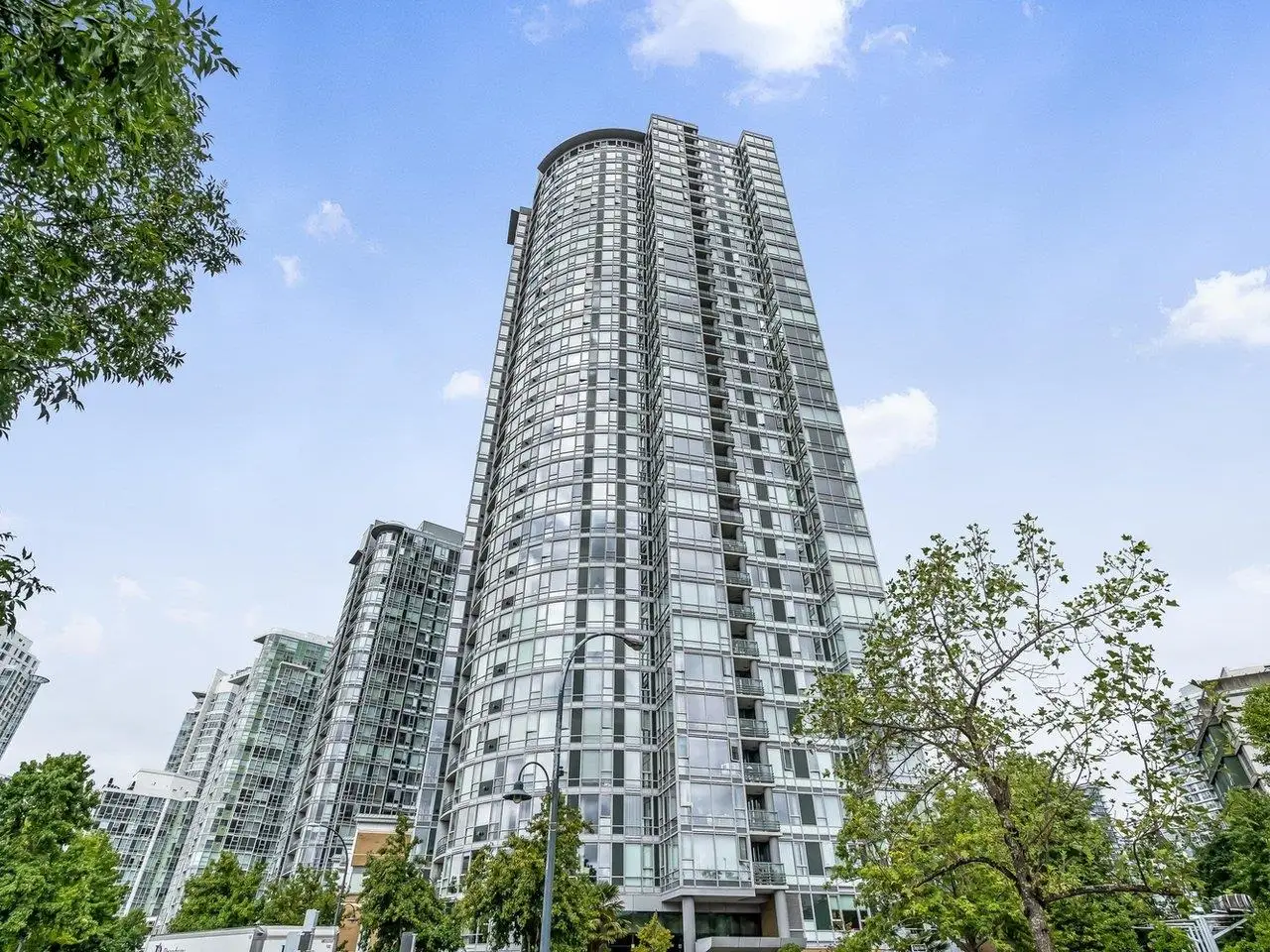 2105 1033 MARINASIDE CRESCENT, Vancouver BC V6Z 3A3
